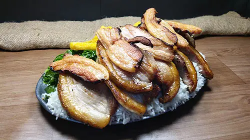 Panceta crocante com arroz e couve – Restaurante Itabaiana III