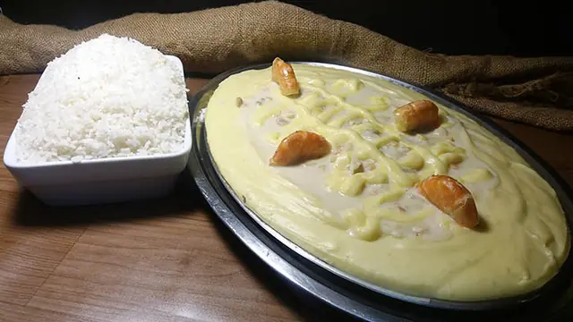 Prato ao creme servido com arroz branco – Restaurante Itabaiana III